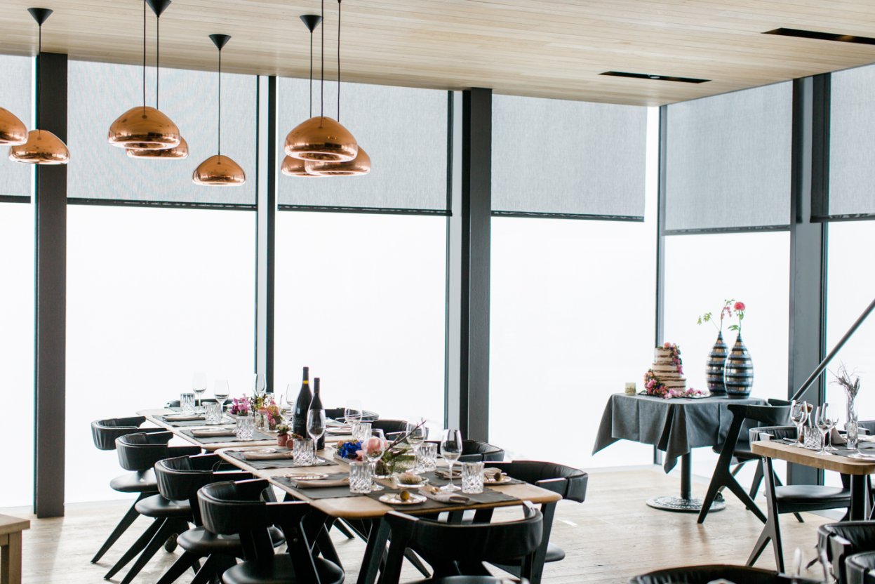 Flasche Champagner im Gourmetrestaurant ice Q